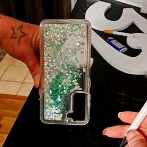 S21 floating glittery hearts in the case with a stylus pen and ringholder